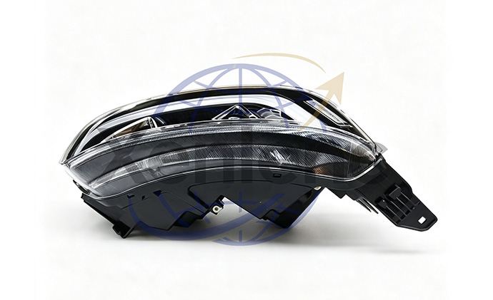 80B02A051 Right Front Headlight High Trim For X50/DX5